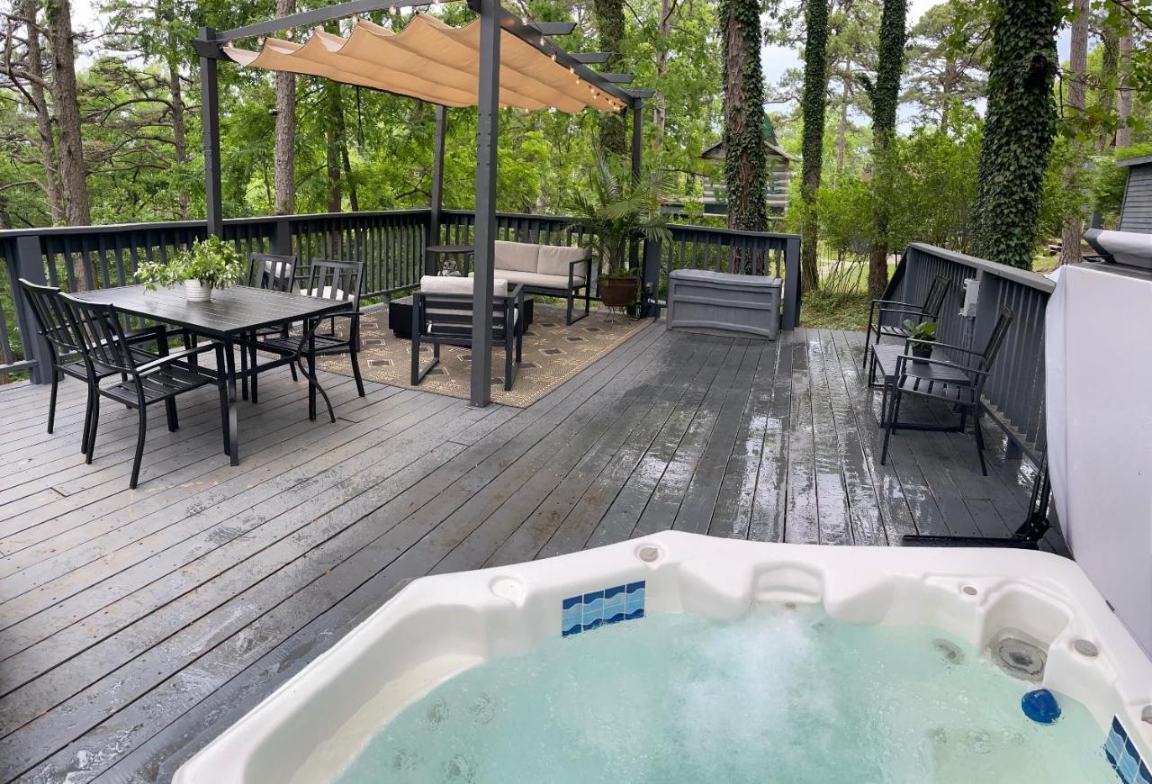 Апартаменти Cabin #6 With Hot Tub Deck And Sunset View At Loblolly Pines Юрика-Спрінгс Екстер'єр фото